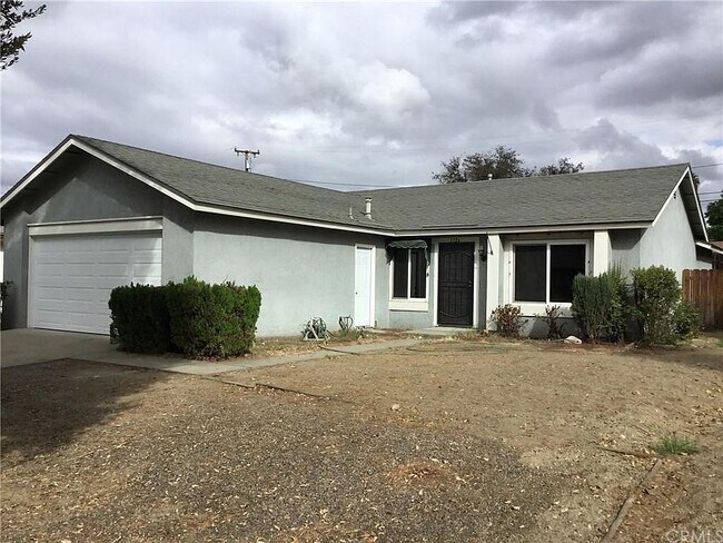 Building Photo - 1326 Hunter Dr