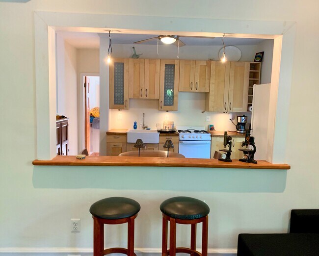 Foto del edificio - 2258 Cathedral Ave NW