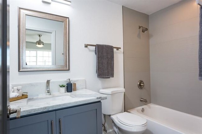 Bath/Shower - 3140 Palm Crest Terrace
