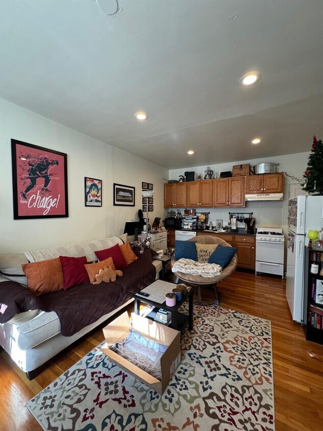 Primary Photo - 210 Massachusetts Ave