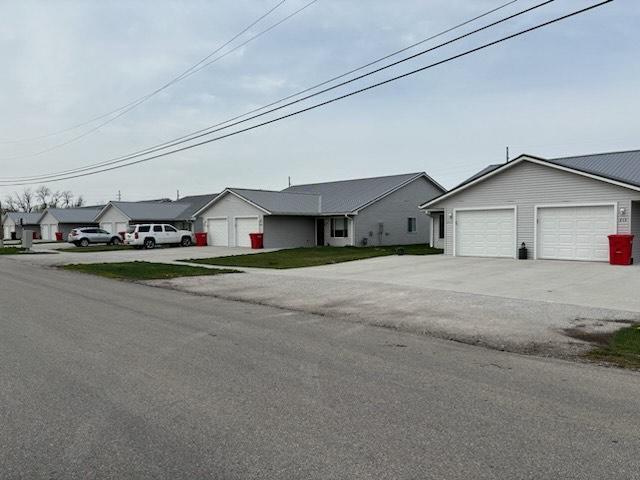 Primary Photo - 207 Larson Ave