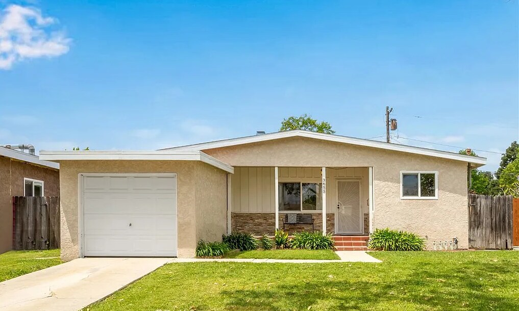 Primary Photo - 3655 Conquista Ave