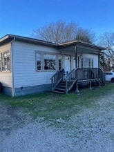 Building Photo - 108 Austin St