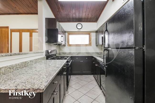 Foto del edificio - 1054 Kenmore Ave