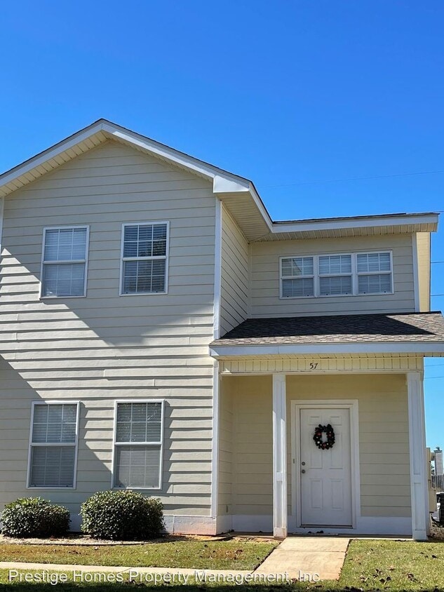 3 br, 2.5 bath House 57 Courtyard Way House Rental in Enterprise