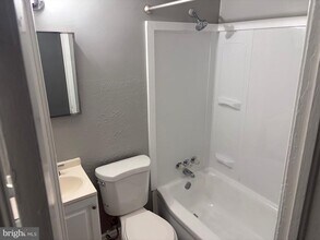 Building Photo - 7243 Holabird Ave