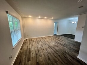 Building Photo - 855 Augusta Dr