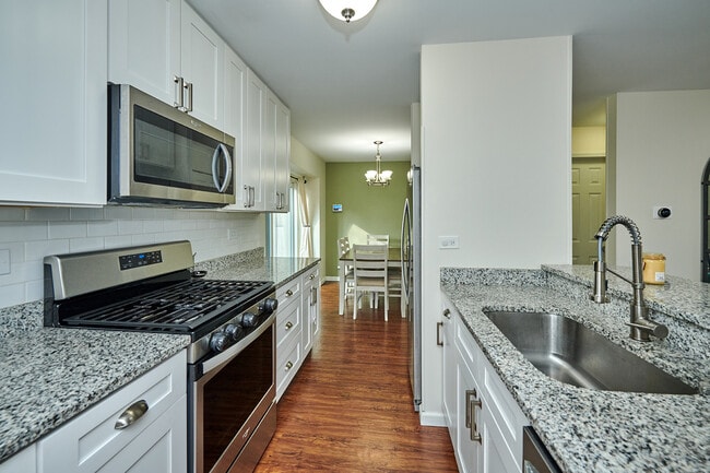 Foto del edificio - 1066 Florimond Dr