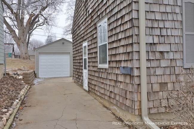 Foto del edificio - Charming 3 bed 2 bath house near Sanford
