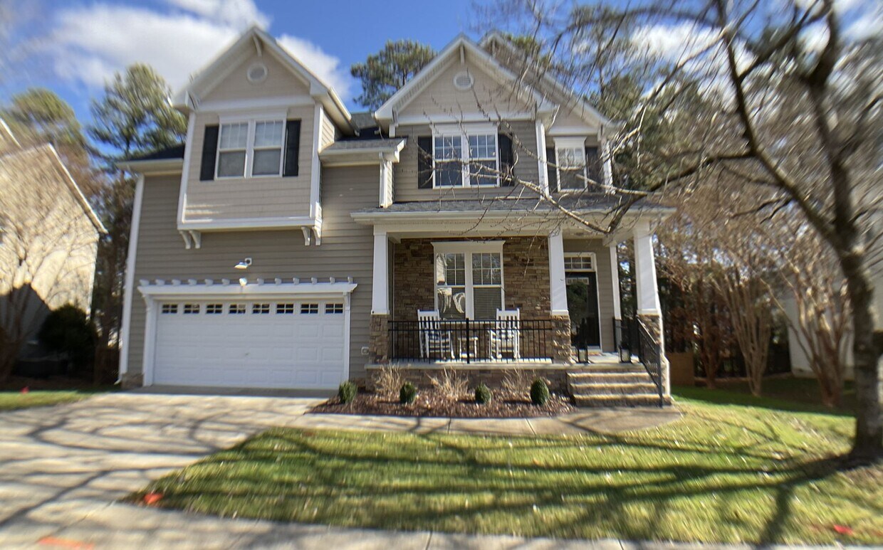 Foto principal - Meticulously maintained 3 bed, fenced yard...
