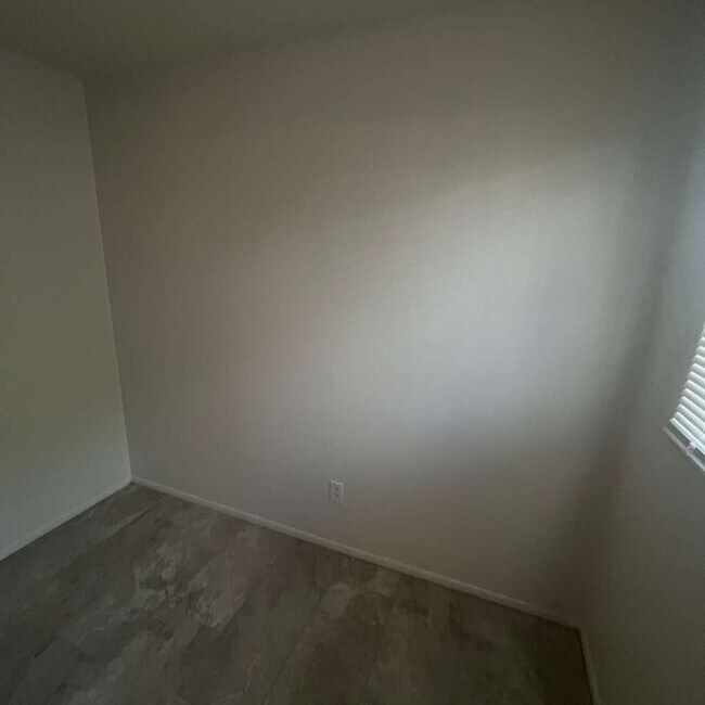 Foto del edificio - 3708 Estelle Ave