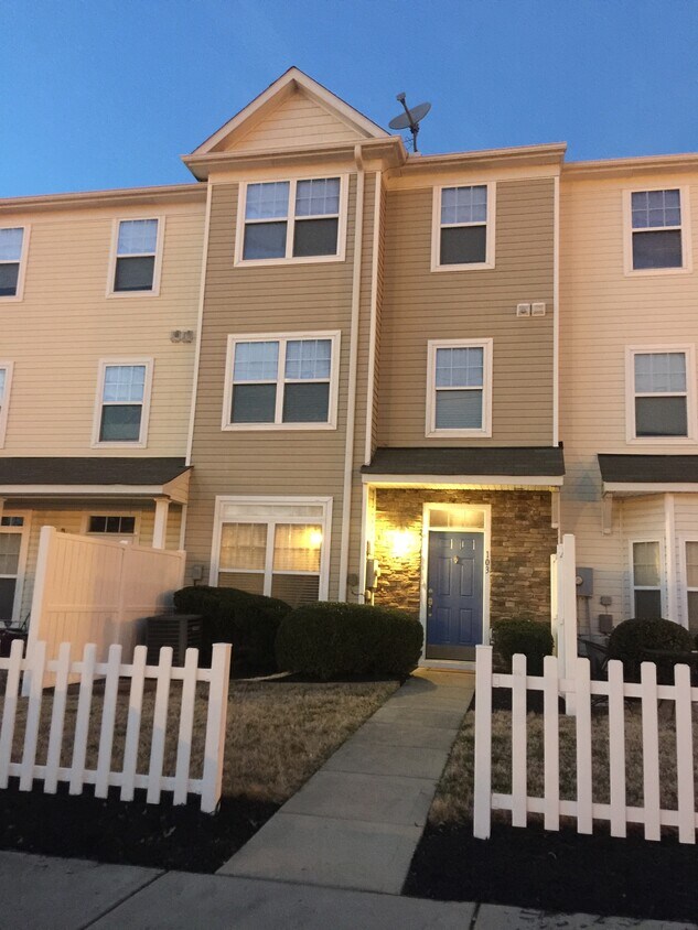 321 Gilman Ln, Raleigh, NC 27610 Townhome Rentals in Raleigh NC