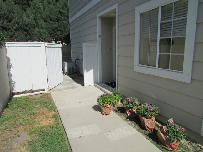 Front Entry - 4031 Franklin Ave