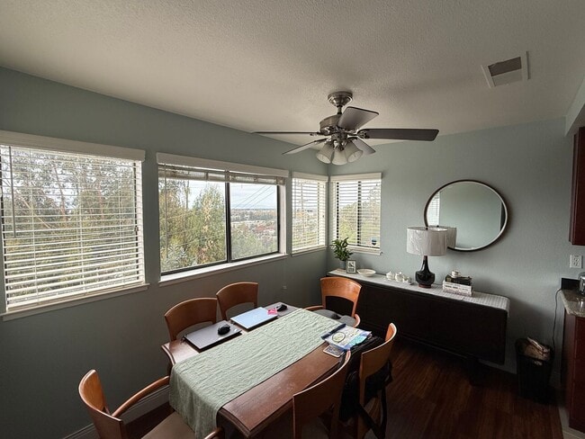 Photo - Hayward Condo 1 Bed/1 Bath Updated kitchen, lots of light and Bay views, dogs welcome