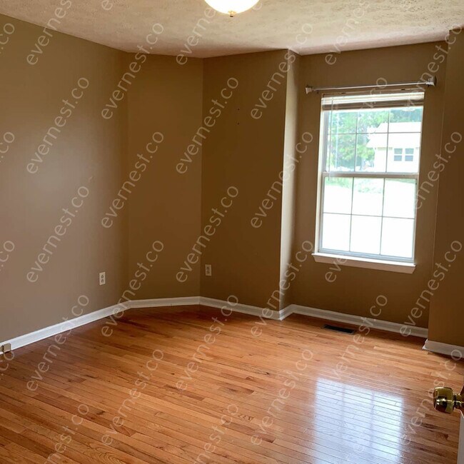 Building Photo - 114 Shady Brook Ln