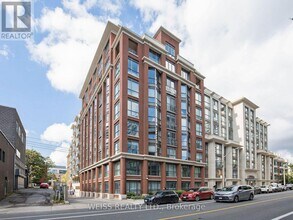 Building Photo - 18 Beverley St