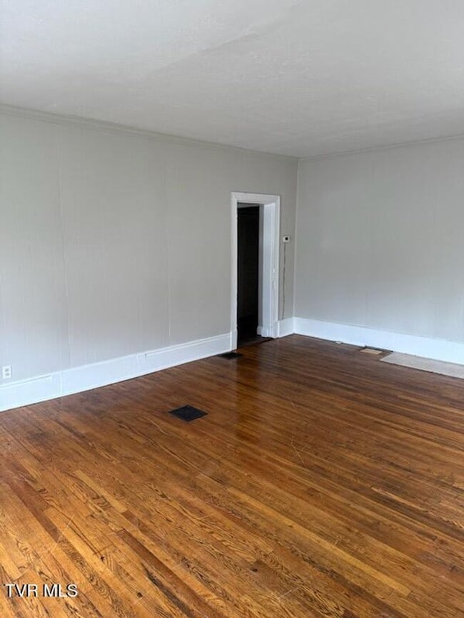 Foto del edificio - 4 Bedroom 2 Bath in Bristol, TN