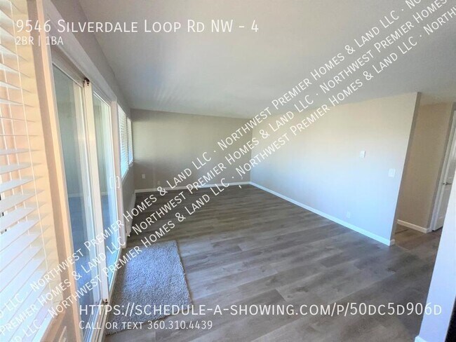 Foto del edificio - 9546 Silverdale Loop Rd NW