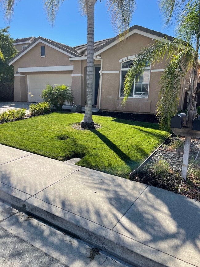 Building Photo - 5419 Benttree Way