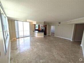 Building Photo - 2000 N Bayshore Dr