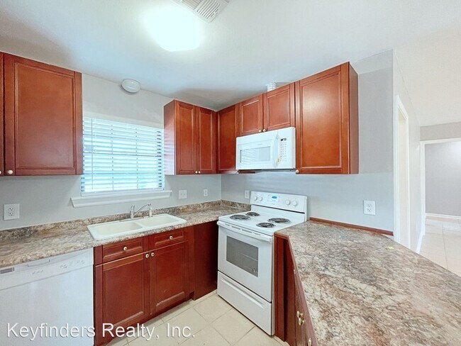 Building Photo - 3 br, 2 bath House - 739 Lynn Drive