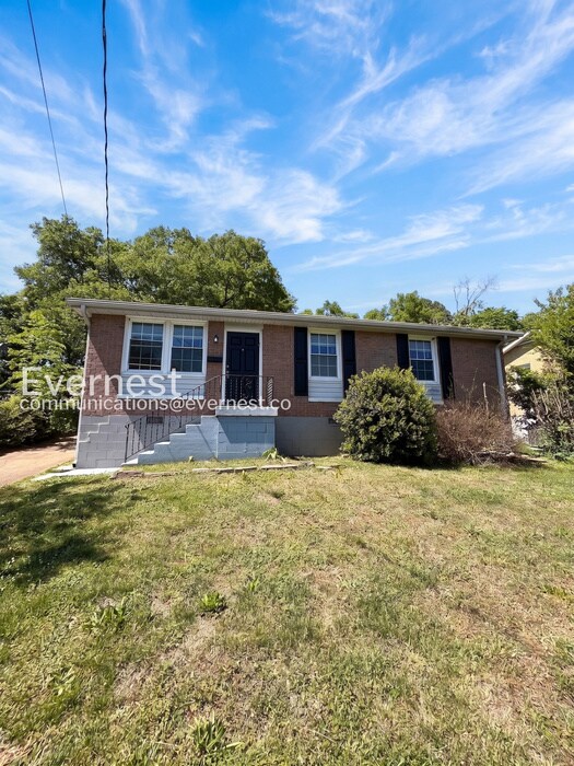 Foto del edificio - 338 Elysian Fields Rd