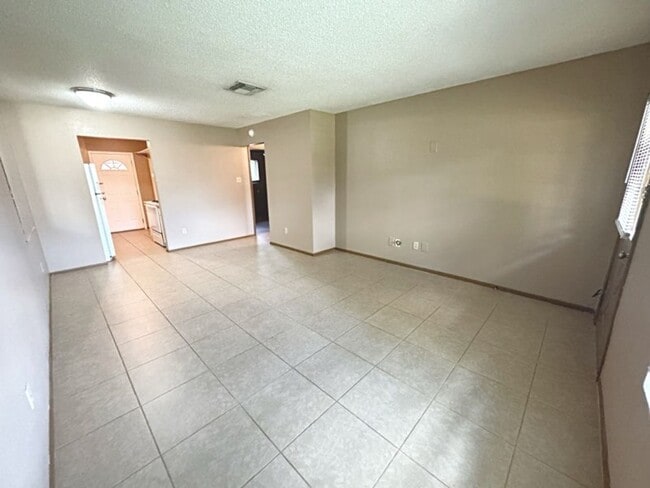 Building Photo - 6235 Bedford Dr