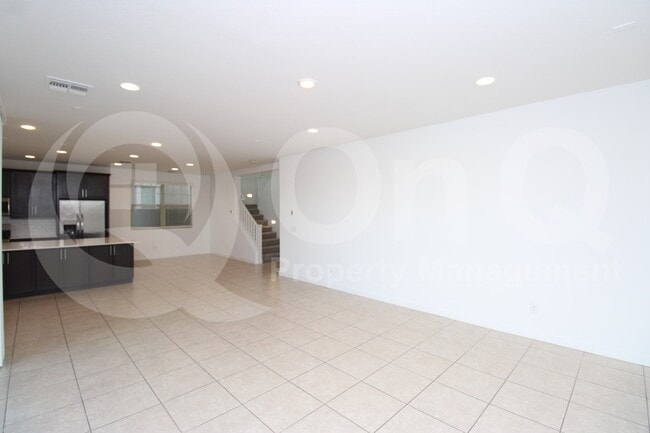 Building Photo - 2516 E Pelican Dr