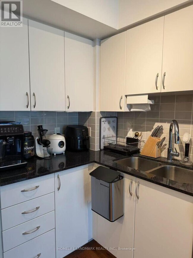 Photo du bâtiment - 376 Hwy 7