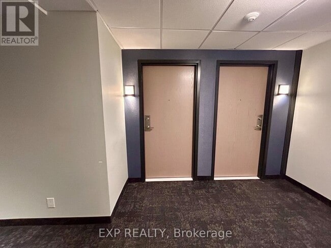 Photo du bâtiment - 58 Lakeside Ter