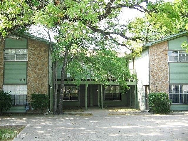 Primary Photo - 2 br, 1 bath 4plex - 809 San Pedro Dr D