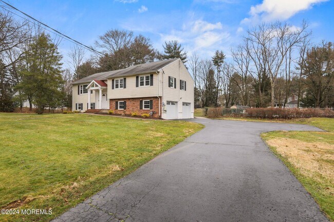 Building Photo - 2 Sweet Briar Ln