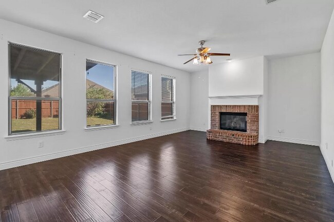 Foto del edificio - 4302 Oak Bluff Dr
