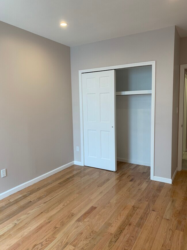 Foto del edificio - 317 72nd St