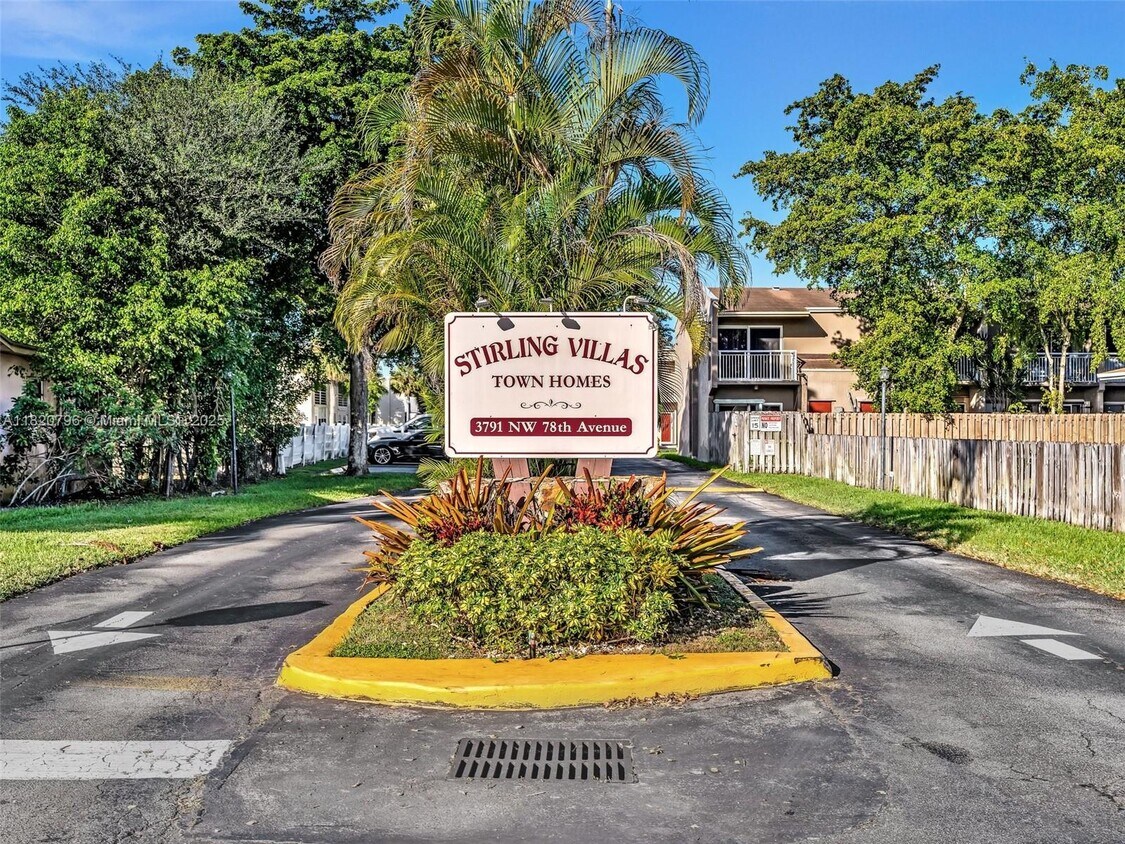 Foto principal - 3791 NW 78th Ave