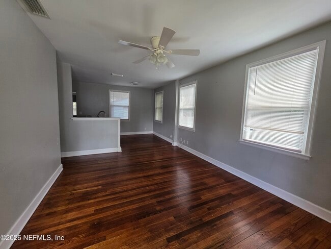 Building Photo - 3353 Dellwood Ave
