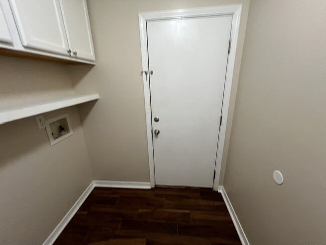 Building Photo - 309 Adams Dr