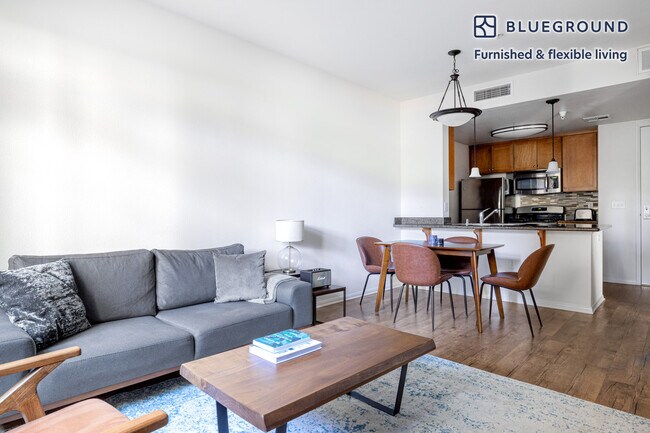 Foto del edificio - 8601 Lincoln Blvd
