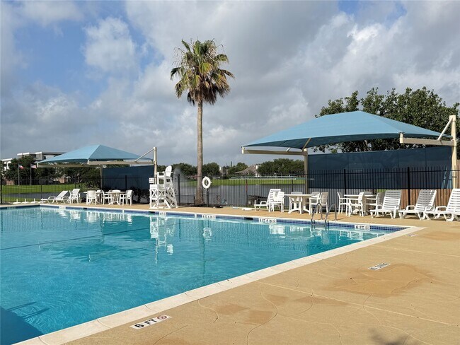 Foto del edificio - 2715 Sunnycreek Ln