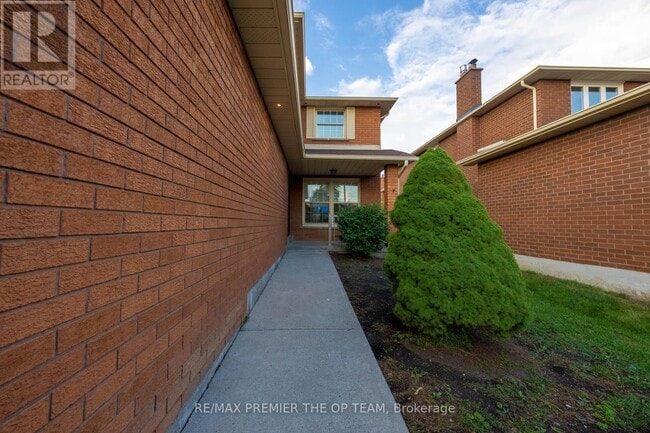 Building Photo - 79 Governor Crescent