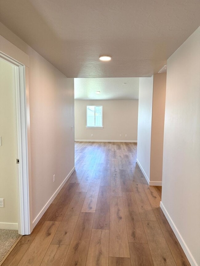 Foto del edificio - Newly Built 3-Bedroom with Fenced Back Yard