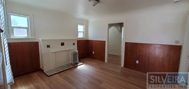 Building Photo - Cozy 2 bedroom 2 Bath Home