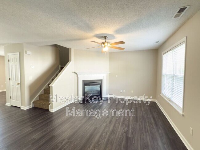 Foto del edificio - 5637 Fieldcross Ct
