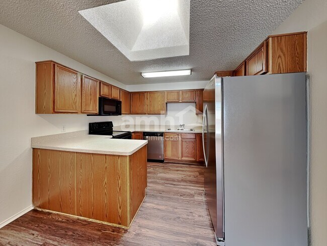 Foto del edificio - 5713 Stone Meadow Ln