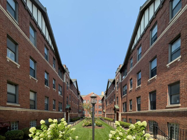 Building Photo - 3308 W Schubert Ave