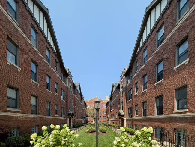 Building Photo - 3308 W Schubert Ave