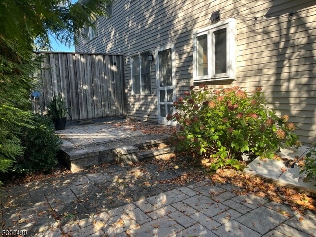 Foto del edificio - 8 Jane Rd