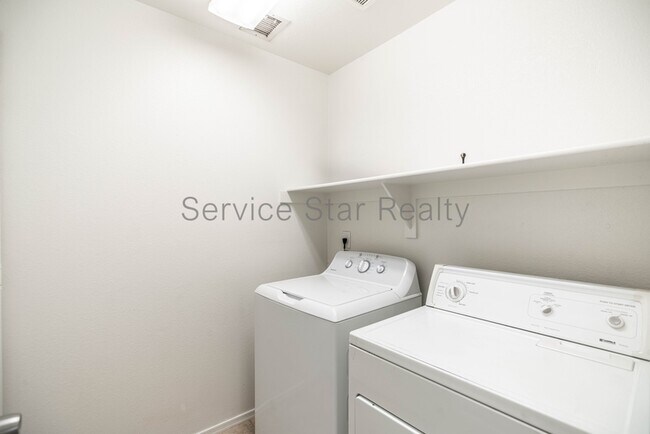 Building Photo - 4510 E Verbena Dr