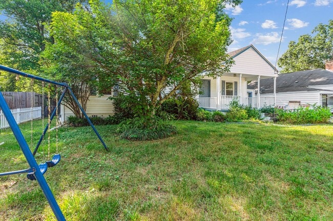 Building Photo - Pet friendly 3bed/1.5bath