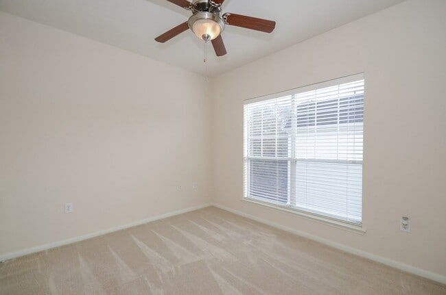 Building Photo - 9200 Westheimer Rd